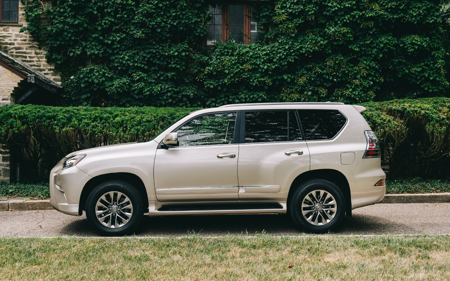 Lexus gx460 объем бака